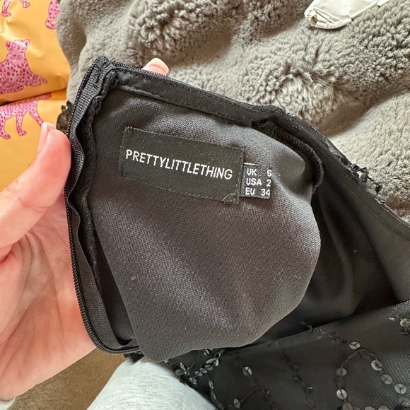 PrettyLittleThing Black Sequin Long Sleeve Dress - Picture 6 of 6